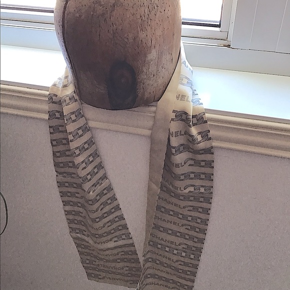 Chanel 1990’s CC logo chain motif scarf - Picture 3 of 4